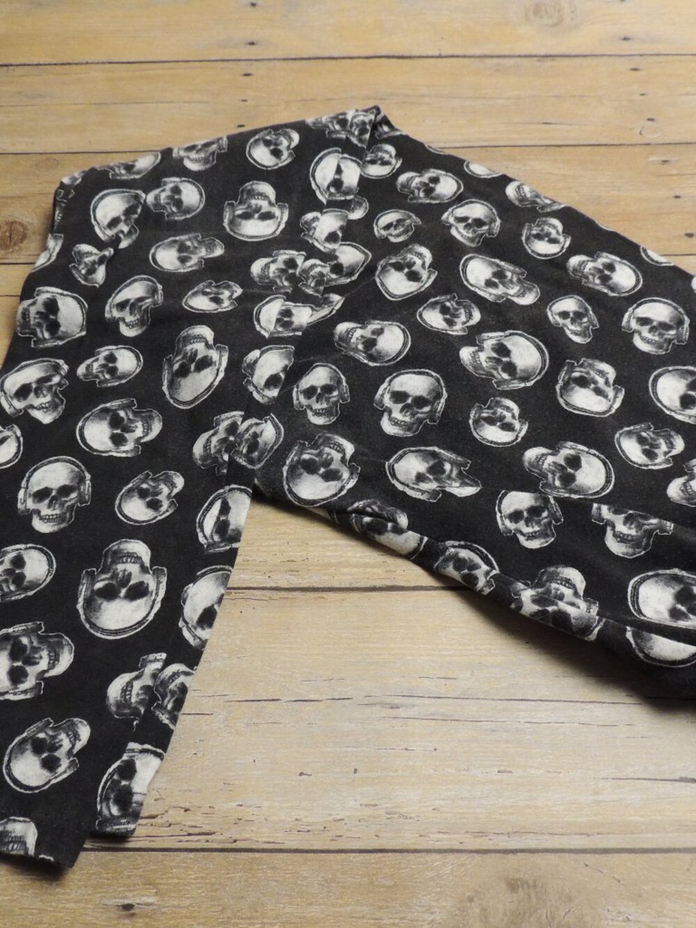 No Boundaries All-Over Skull Print Leggings - Size L (11-13)